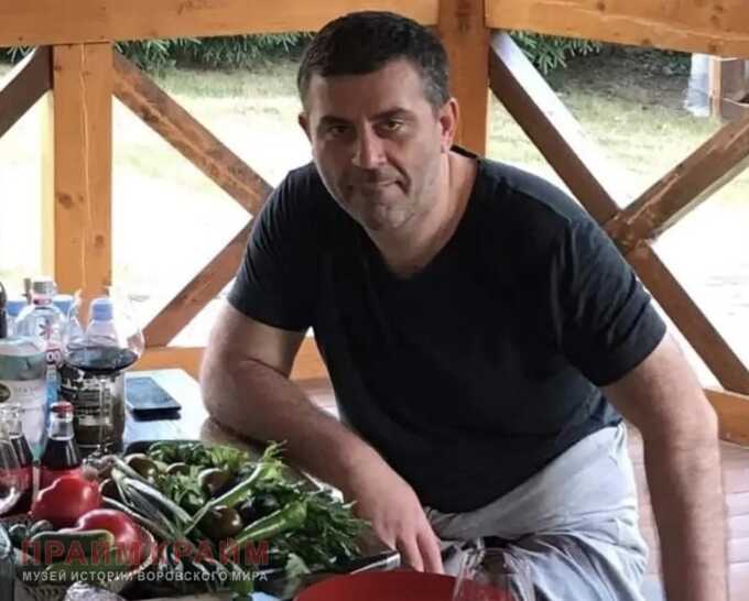 Следствие связывает дело экс‑главы омского УФСИН Книса с ссорой с вором в законе Шакро Молодым