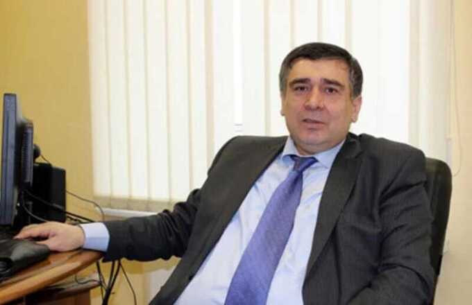 Шахина Шыхлинского задержали после выхода из посольства в Москве